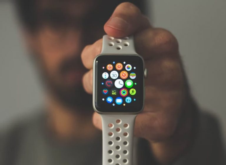 Apple Watch Zoomed in Stuck