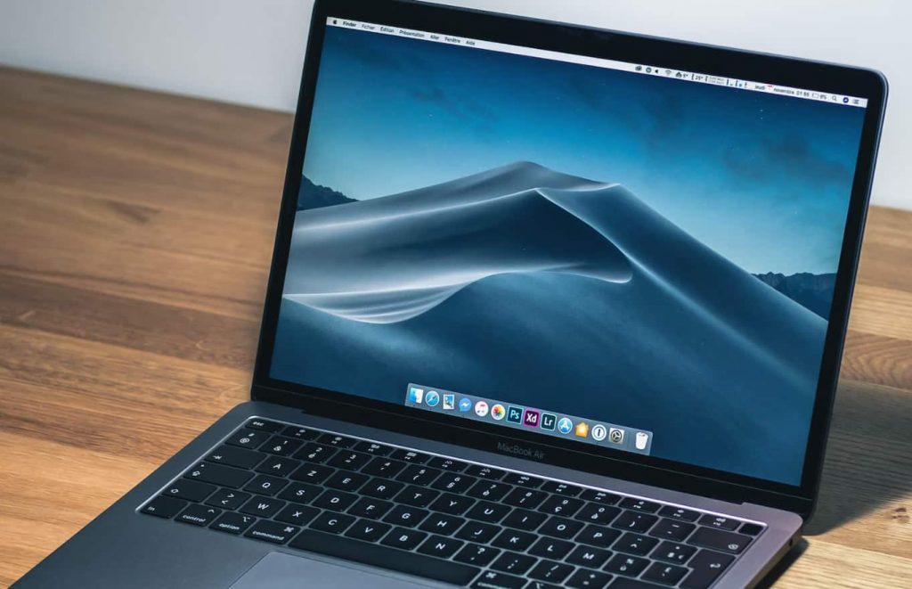 how to turn your macbook on airplane mode